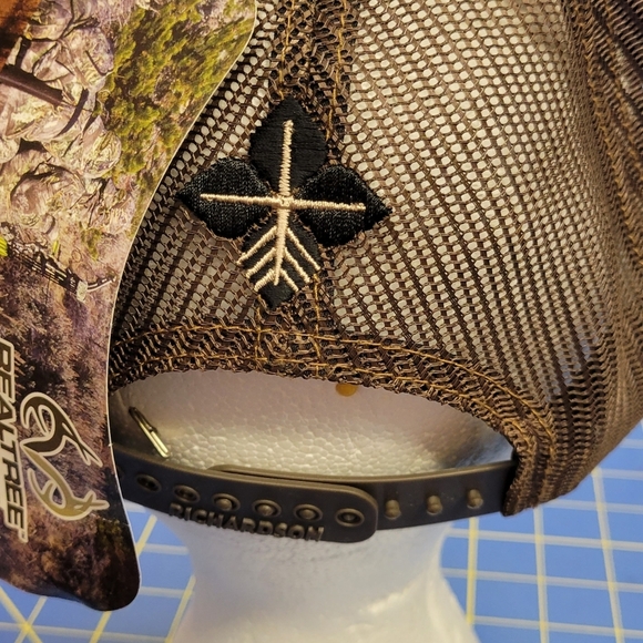 Realtree Camo Capital Farm Credit Mesh Adjustable Cap Hat - Picture 3 of 6